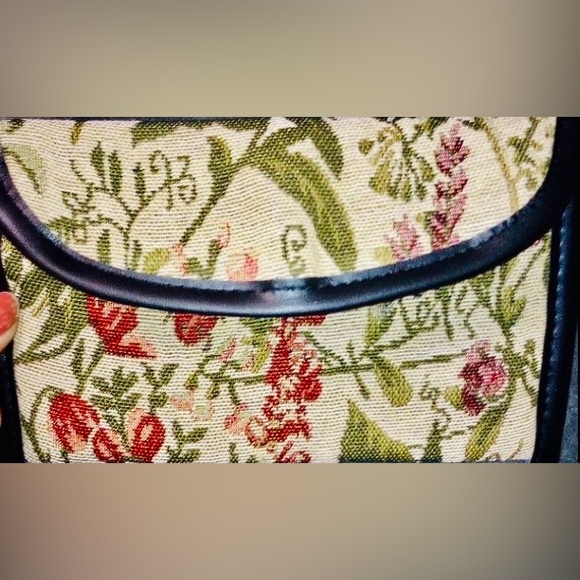 Floral Tapestry Tote Bag with Matching Envelope Pouch. - Picture 3 of 5